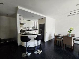 Luxurious, modern, and centrally located Minimalist house