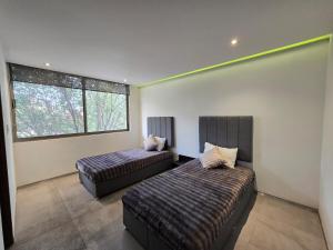Lujosa casa en Del Valle, 10 personas, garage, jacuzzi y roof garden con asador
