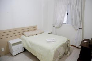 Apto completo apenas 50 m da praia - para 10 hóspedes - 4 quarto - 4 banheiros com vaga de garagem e kit praia, para grupos e família