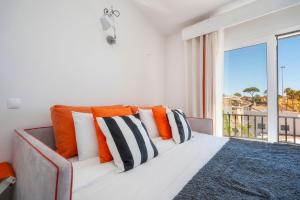 Stunning Sea View Apartment with Balcony