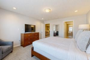 Limited-Time Special Discounts | Spacious Home w Pool and Resort Amenities