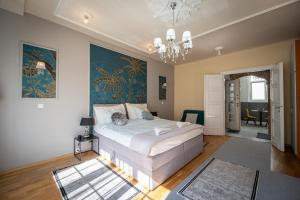 Serpentine Apartments at Buda Castle