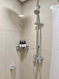 38 Park Ave IT Park with Fast Wi-Fi, Pool, & Netflix