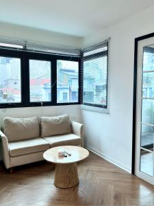 Le Bonheur Hotel - Apartment Near Train Street Hanoi