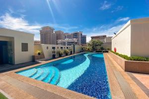 1BR Luxe BGC Venice Grand Canal Staycation