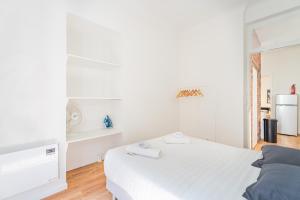 Best location of Nice, le Port, charming flat 4