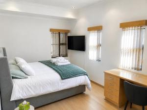 Beach Road Coastal Suite - Melkbos Beach & Restaurants Walkable