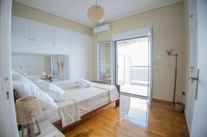 Blue Horizon Seafront Apartment