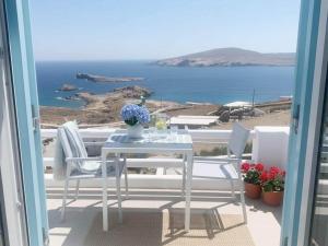 Seaview Retreat Facing the Aegean