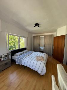 Room for business trip, university phd student