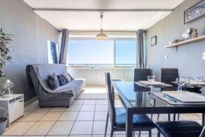 Agreable studio-cabine vue mer 4 personnes à 20 m de la plage