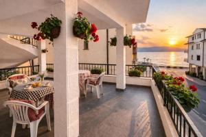 Villa Dudan LakeView Terrace & Parking available