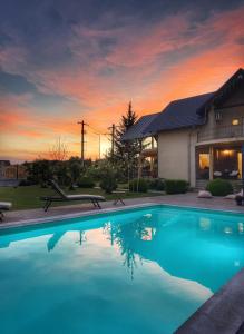 Orchard Villa