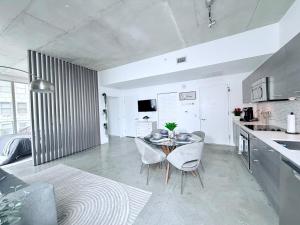 Stylish Downtown Miami Stay Pool Free Parking