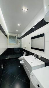 Elegant 2BR with Garden & Outdoor Space