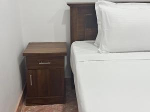 Apartment B W Kitchen 5 Mins Beach 20 Mins Airport