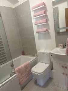 Leigh on sea 2 bed apartment