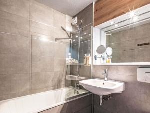 greet Hotel Massieux Lyon Nord byAccor