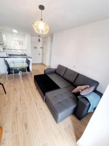 Modern 1 Bedroom Apartment Seaview & Mountain View