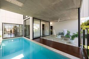 The Skyview - Panoramic Beach House with Lap Pool