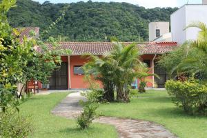 O Melhor Chalé da Praia do Guaiúba, com Churrasqueira e Piscina Gigante