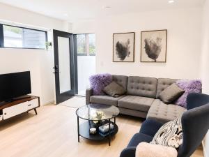 Newly listed Sunny Two bedrooms in Kits