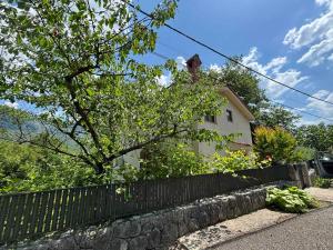 Holiday Home with A - C in Tribalj 55200