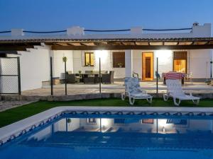 Chalet Piscina Privada Conil SOLO para familias y parejas
