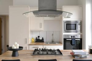 Modern 2-Bed Near Clapham Battersea Park & River