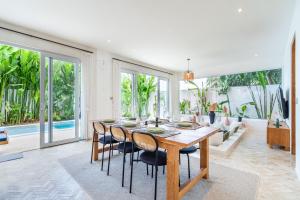 Eleven Villa - Spacious Stay with Huge Pool & Office Space
