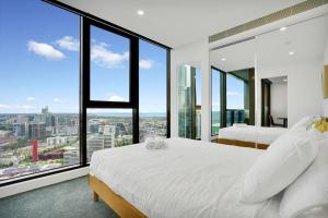 Elegant 2BR Botanic Gardens in CBD with Pool & Gym