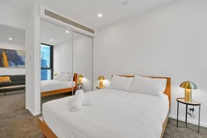 Elegant 2BR Botanic Gardens in CBD with Pool & Gym