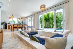 Eleven Villa - Spacious Stay with Huge Pool & Office Space