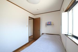 Guest House TIHARU 6bedrooms12people max and Straight to USJ and Near the hot spring