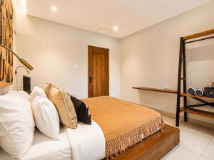 Elegant 4BR Seminyak Villa, enclosed living,