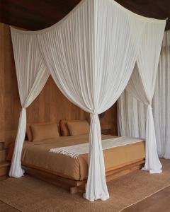 Rumah Harumi Tranquil 3 BR nestled in Ubud with Volcano and Rice Field Views
