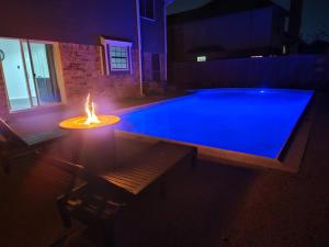 5 BR House with heated pool near DFW and stadium
