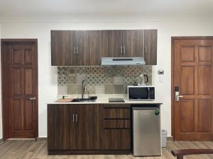 Cozy Apartment near Eugenia Metro Station - Mochaj
