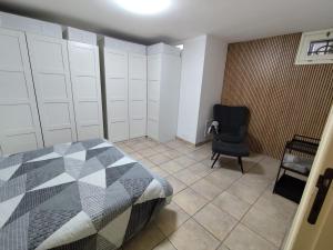 Bright Garden Apartment with Pool near Poeto