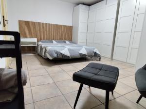 Bright Garden Apartment with Pool near Poeto
