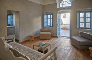 318 Oia Villa