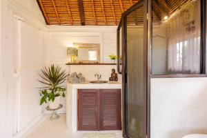Charming 2BR Villa, private Pool, Lush Gardens, Cozy Escape - Villa Taje