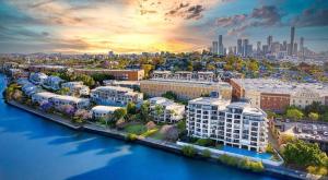 Condo in Newstead