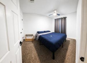 San Antonio Townhome near Theme parks and downtown