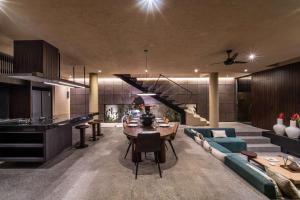 Elvara Villa - 4BR Brand New Luxury Sunset Escape in Pecatu