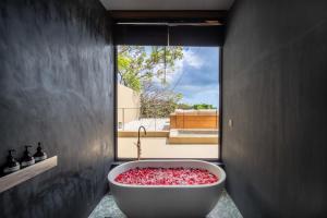 Elvara Villa - 4BR Brand New Luxury Sunset Escape in Pecatu