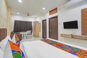 FabHotel Amrit Palace