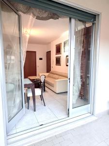 Large artistic apartment with 2 balconies
