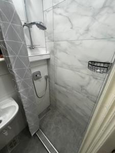 Cosy Flat Swan