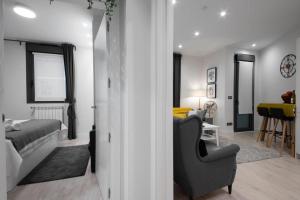 Glory Suite Zurriola Beach with AC